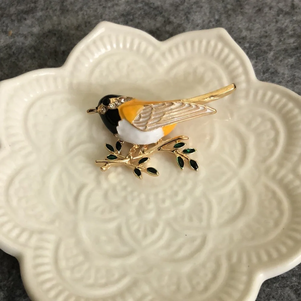 Women’s Cubic Zircon Yellow Bird Brooch Pin Suit Corsages Shawl Clip Scarf Pins